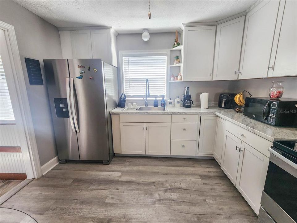 待售: $224,900 (2 贝兹, 1 浴室, 1107 平方英尺)