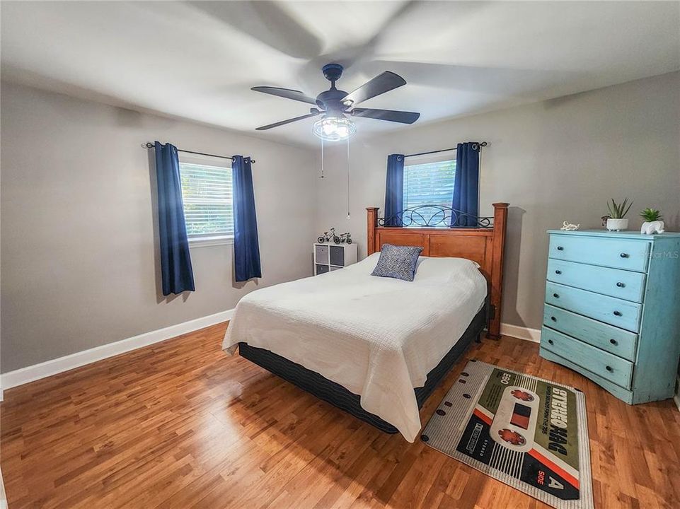 待售: $224,900 (2 贝兹, 1 浴室, 1107 平方英尺)