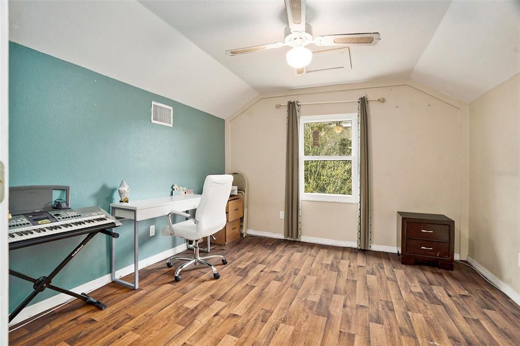 На продажу: $650,000 (5 спален, 3 ванн, 2832 Квадратных фут)