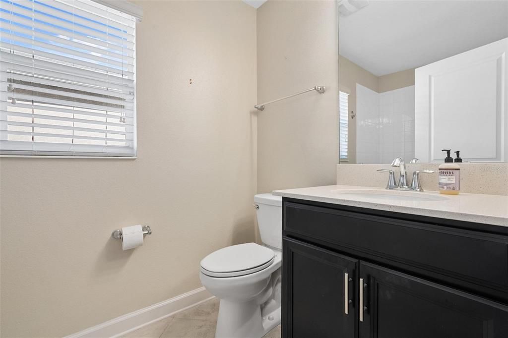 待售: $239,000 (2 贝兹, 2 浴室, 1185 平方英尺)