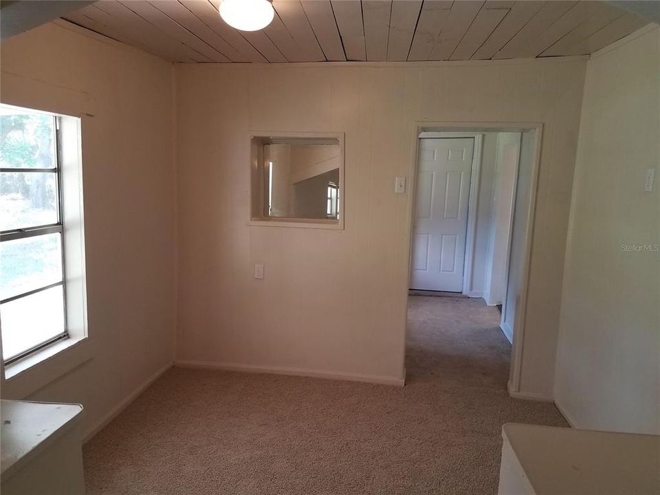 В аренду: $900 (2 спален, 1 ванн, 756 Квадратных фут)