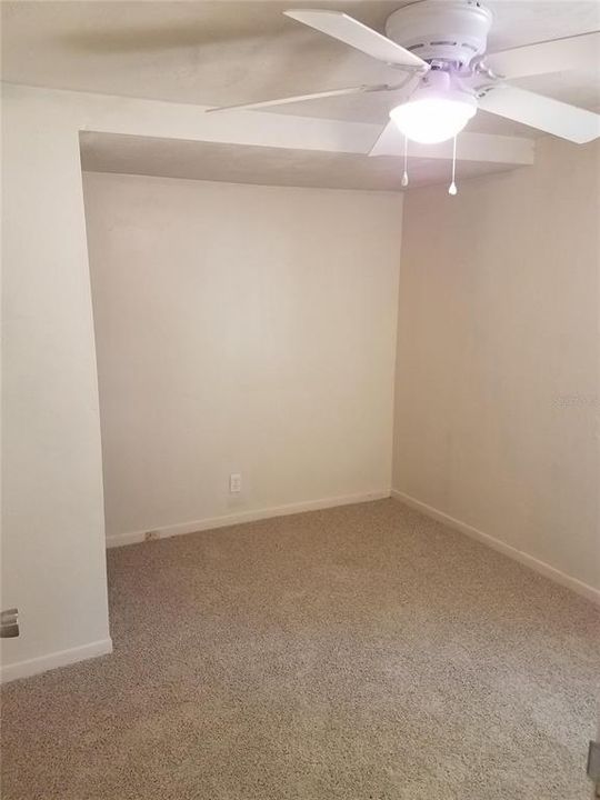 В аренду: $900 (2 спален, 1 ванн, 756 Квадратных фут)