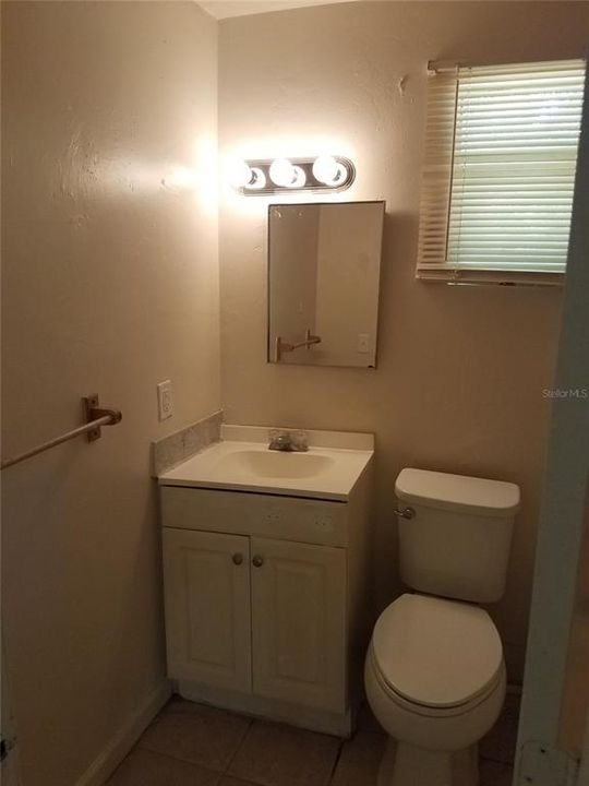 В аренду: $900 (2 спален, 1 ванн, 756 Квадратных фут)