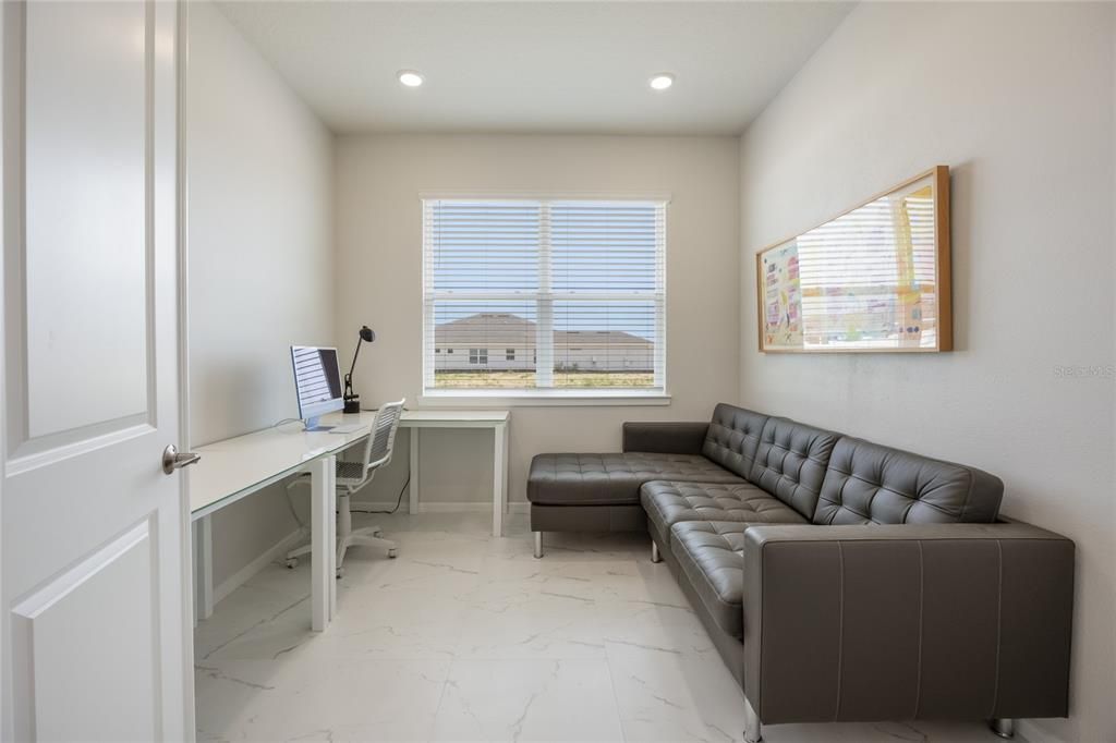 For Sale: $435,000 (2 beds, 2 baths, 1574 Square Feet)