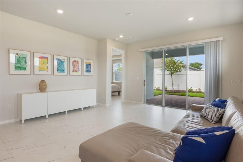 For Sale: $435,000 (2 beds, 2 baths, 1574 Square Feet)