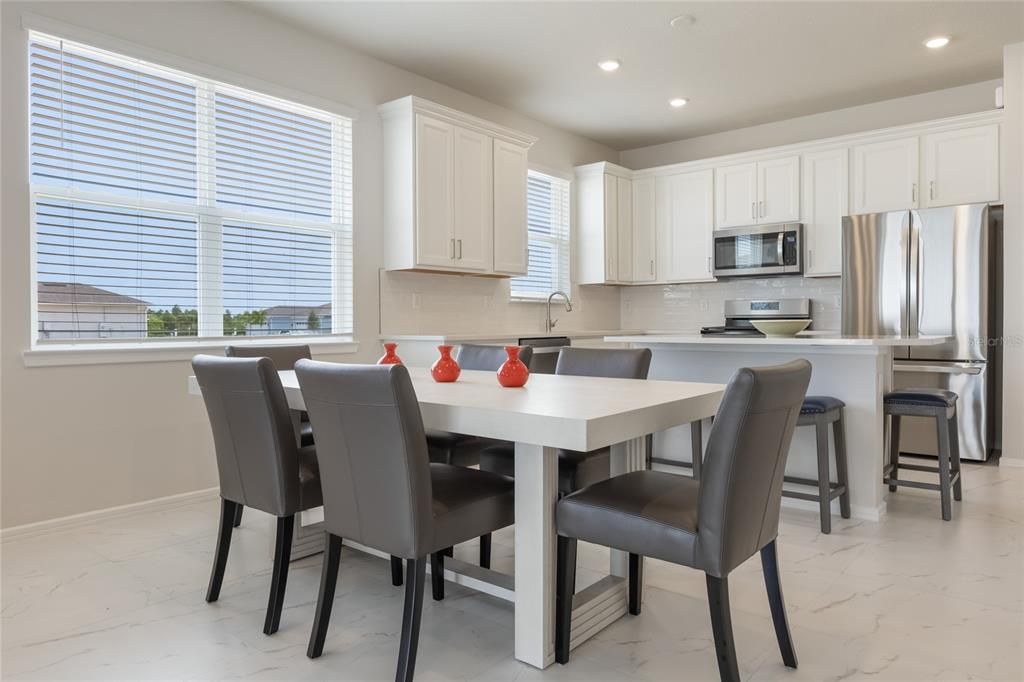 For Sale: $435,000 (2 beds, 2 baths, 1574 Square Feet)