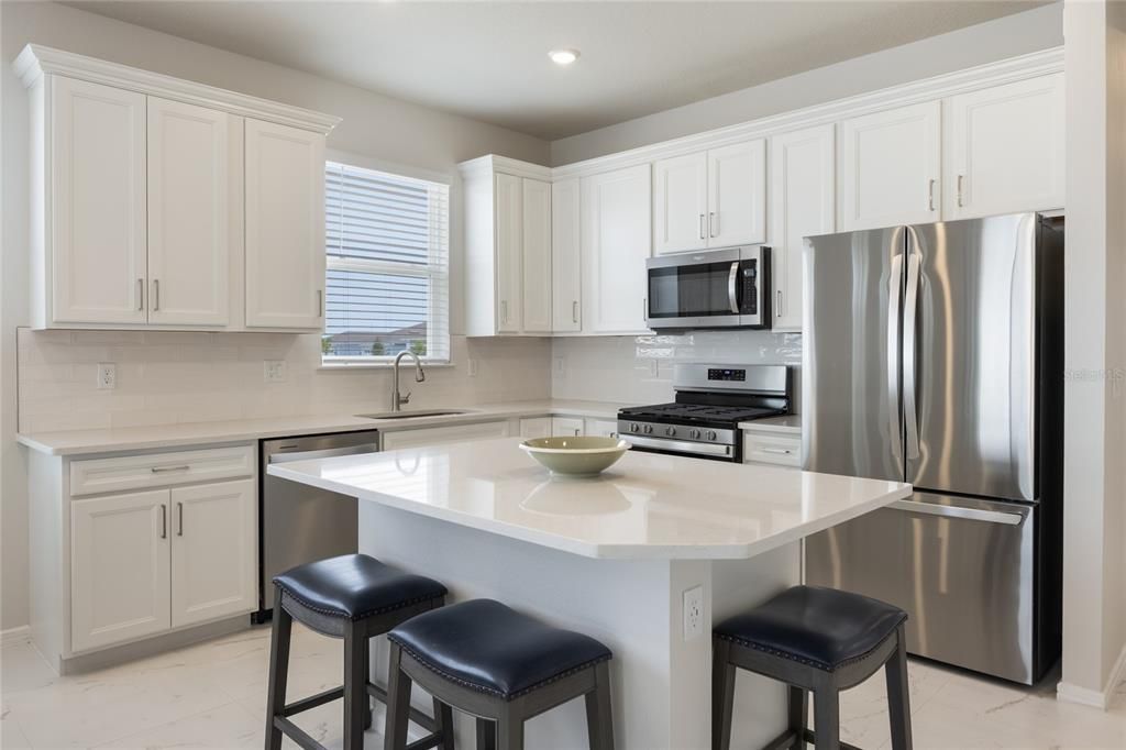 For Sale: $435,000 (2 beds, 2 baths, 1574 Square Feet)