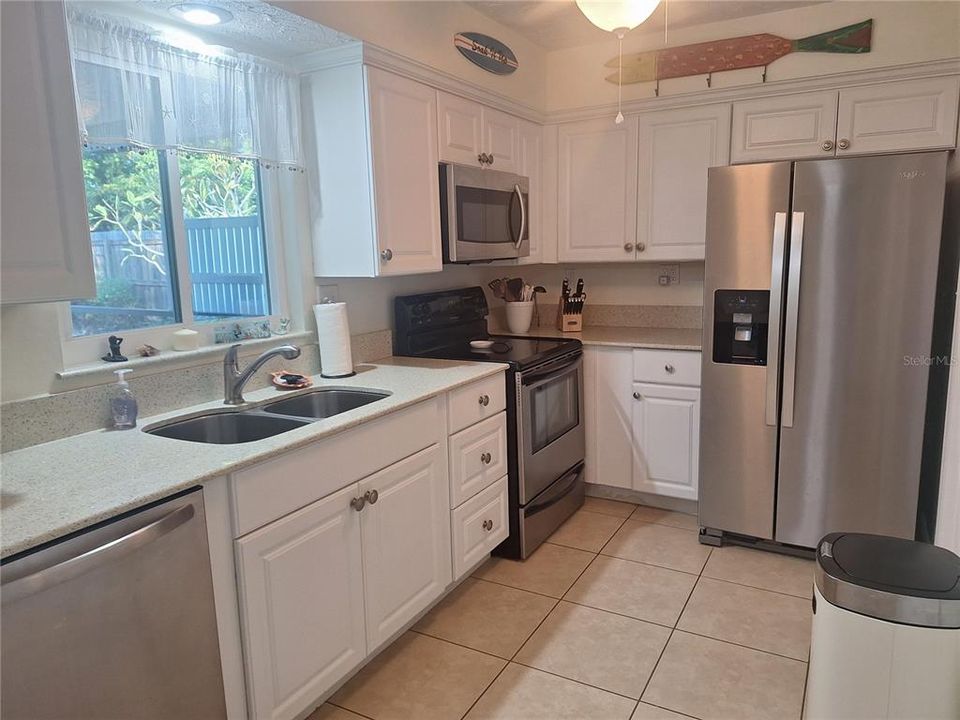 En Venta: $695,000 (2 camas, 2 baños, 1530 Pies cuadrados)