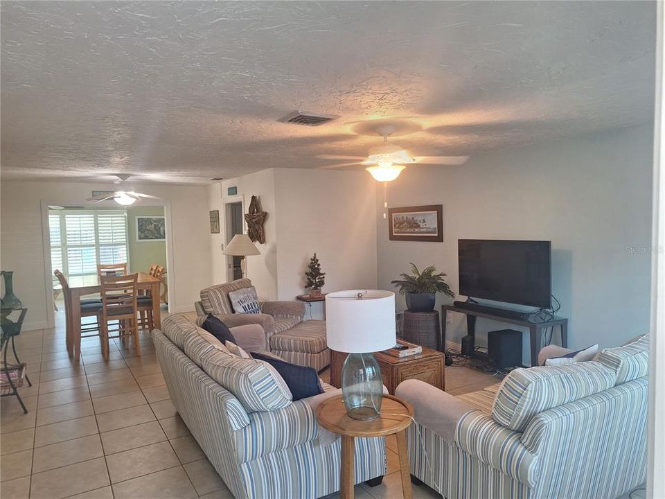 En Venta: $695,000 (2 camas, 2 baños, 1530 Pies cuadrados)