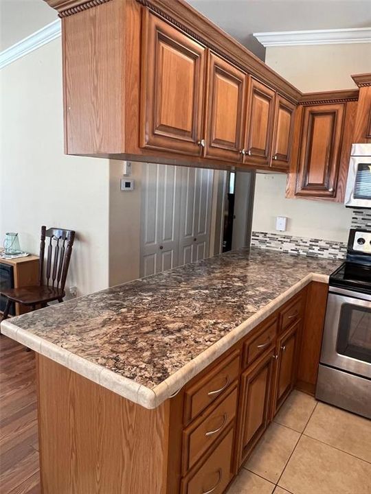 待售: $139,900 (2 贝兹, 2 浴室, 840 平方英尺)