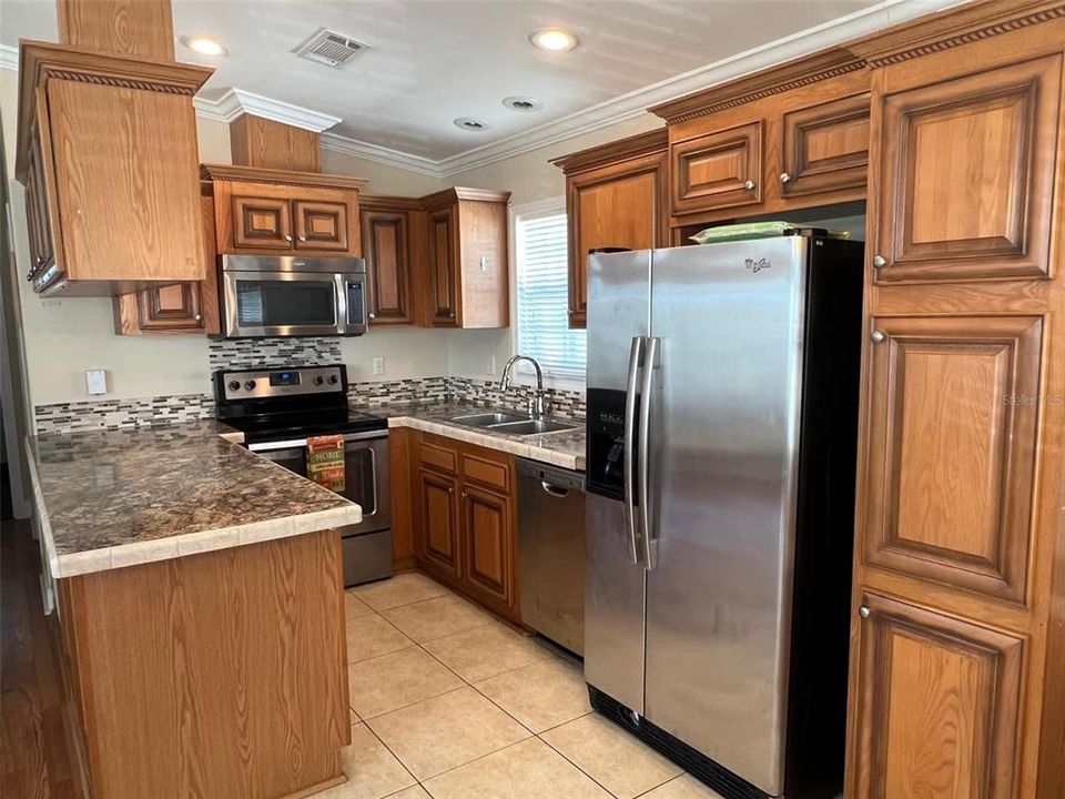 待售: $139,900 (2 贝兹, 2 浴室, 840 平方英尺)