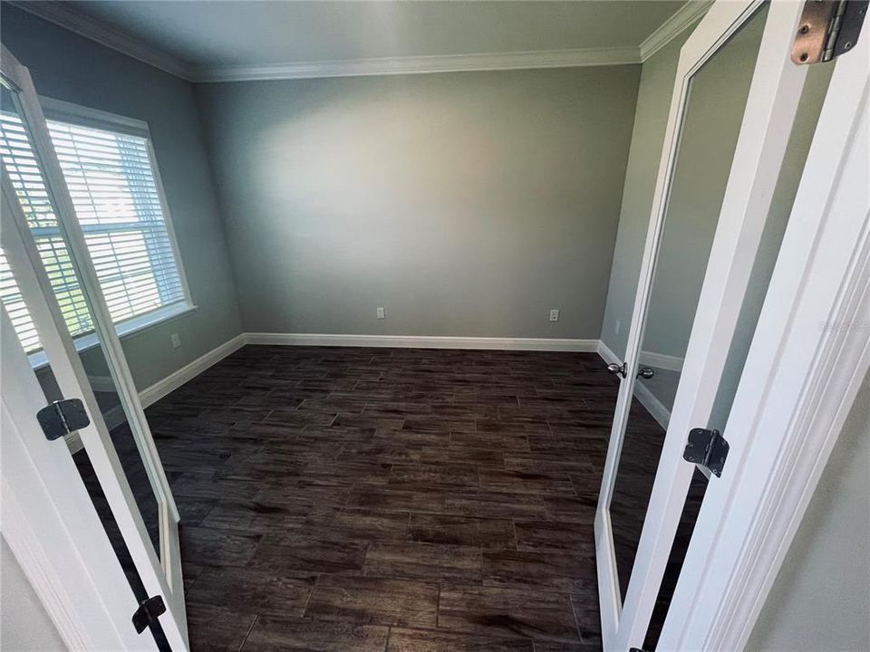 For Sale: $674,900 (4 beds, 3 baths, 2427 Square Feet)