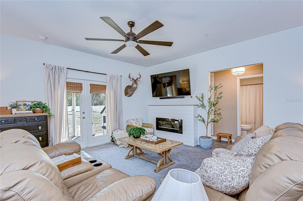 待售: $360,000 (3 贝兹, 2 浴室, 1425 平方英尺)