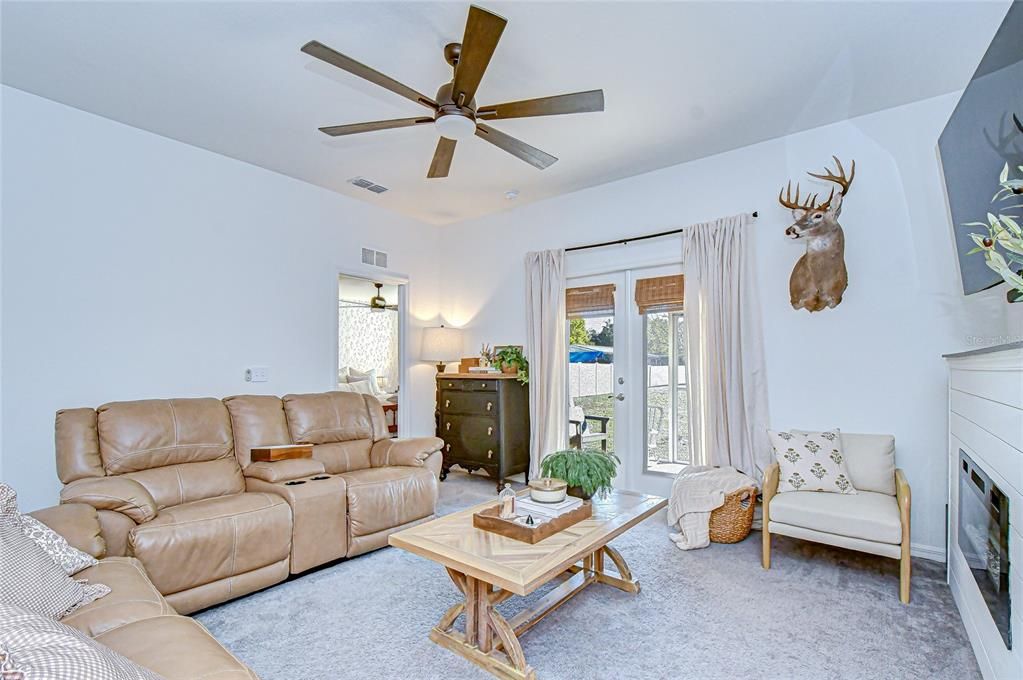 待售: $360,000 (3 贝兹, 2 浴室, 1425 平方英尺)