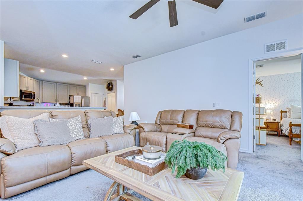 待售: $360,000 (3 贝兹, 2 浴室, 1425 平方英尺)