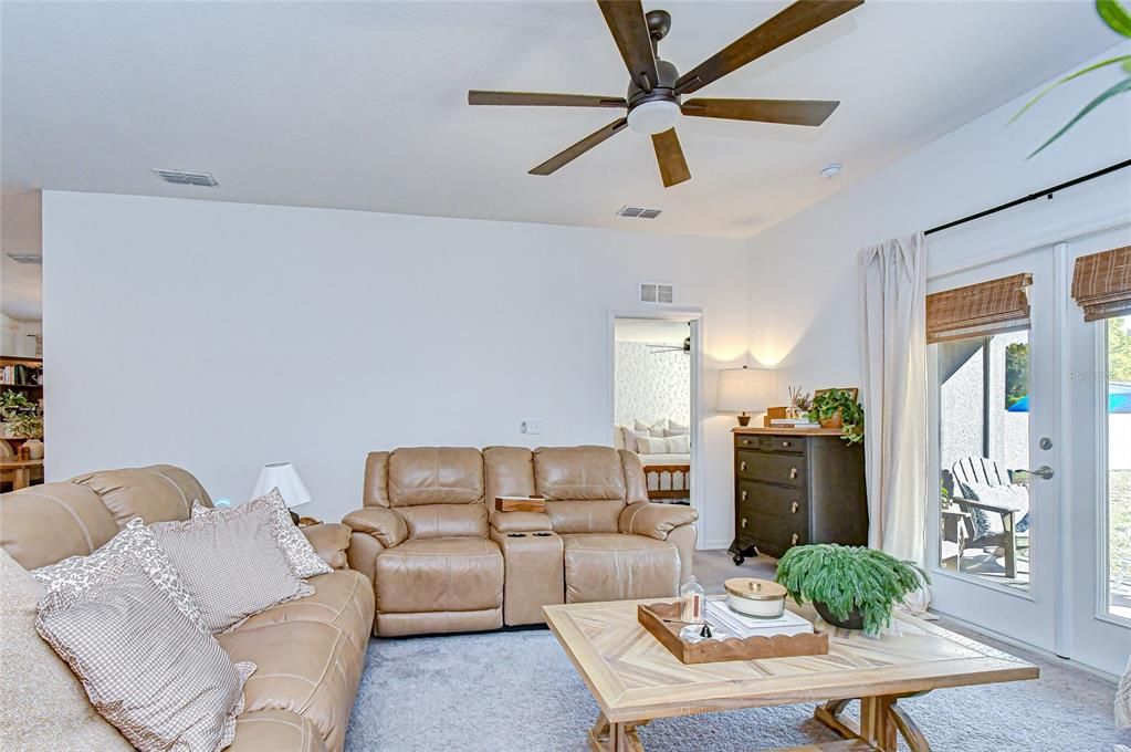 待售: $360,000 (3 贝兹, 2 浴室, 1425 平方英尺)