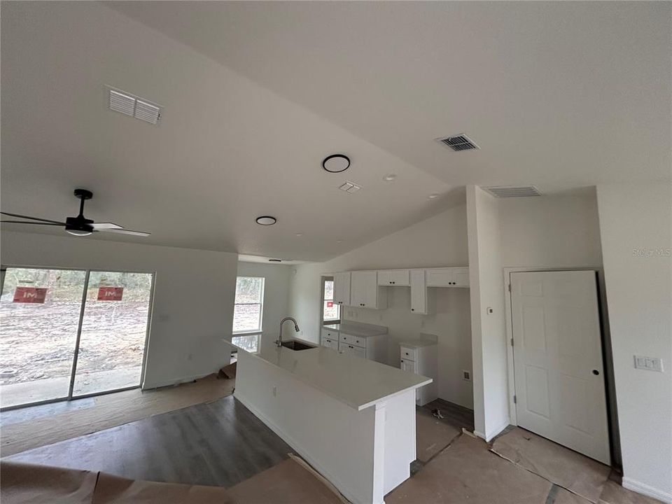 На продажу: $289,900 (3 спален, 2 ванн, 1599 Квадратных фут)