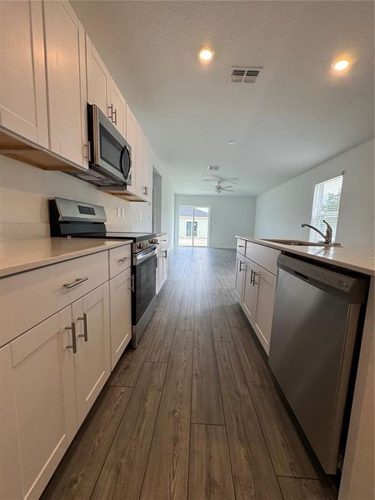 出租: $1,850 (3 贝兹, 2 浴室, 1264 平方英尺)