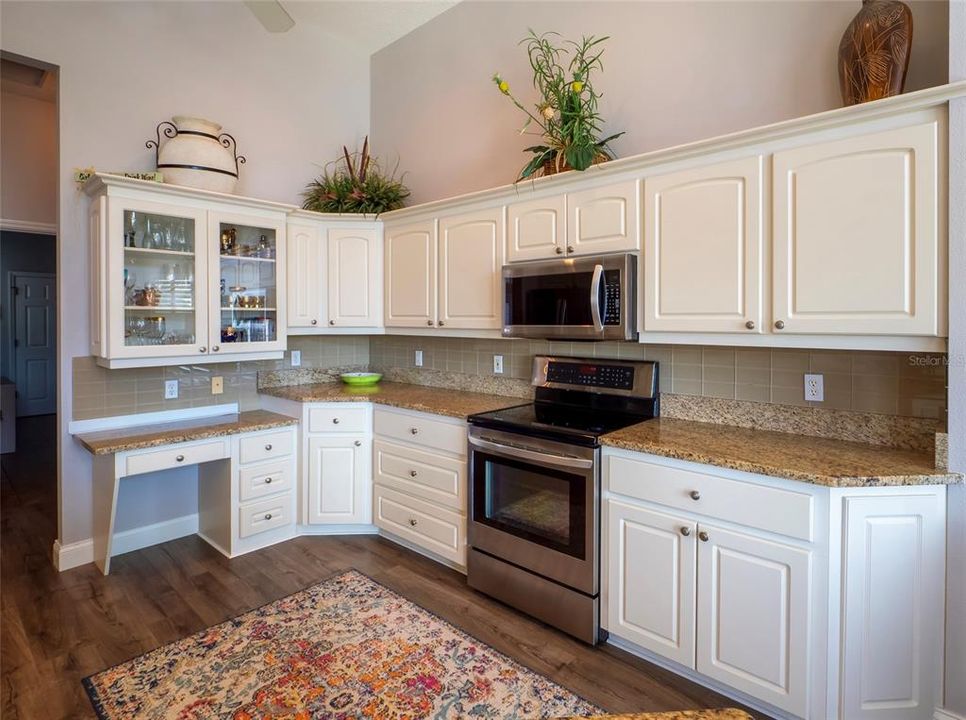 For Sale: $720,000 (3 beds, 2 baths, 2720 Square Feet)