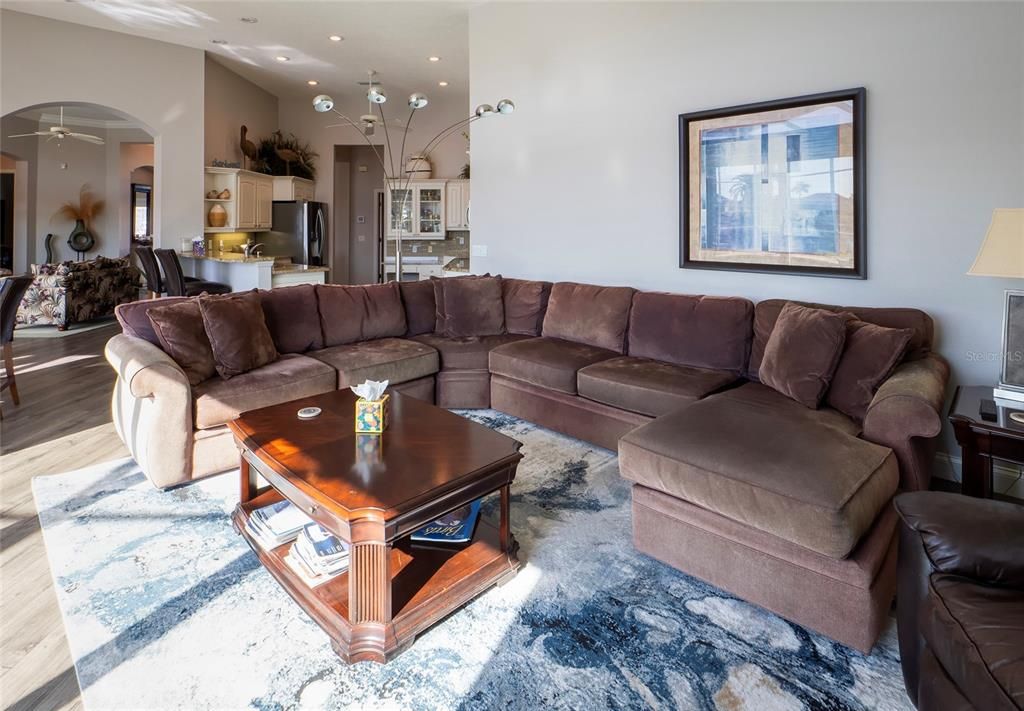 For Sale: $720,000 (3 beds, 2 baths, 2720 Square Feet)