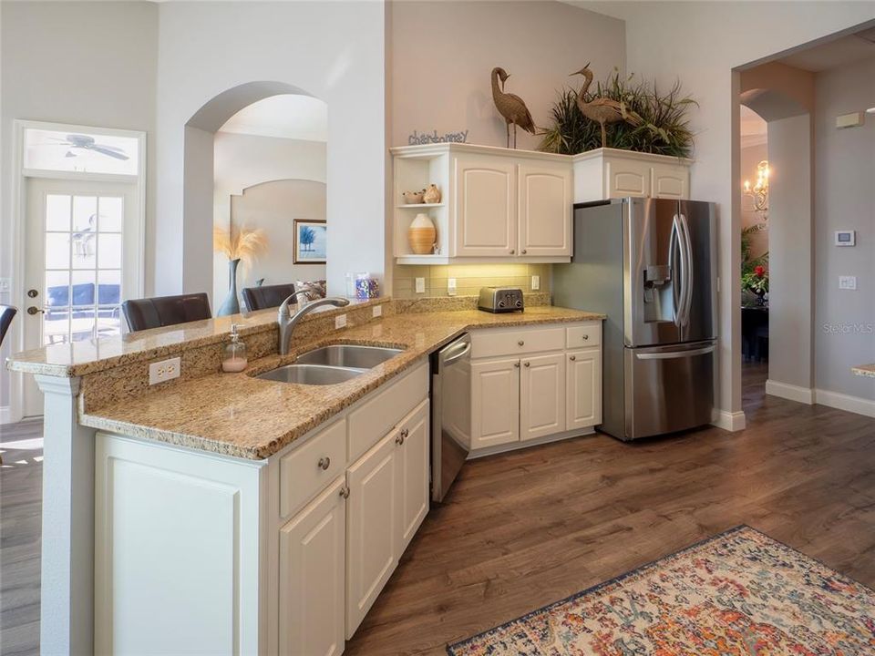 For Sale: $720,000 (3 beds, 2 baths, 2720 Square Feet)