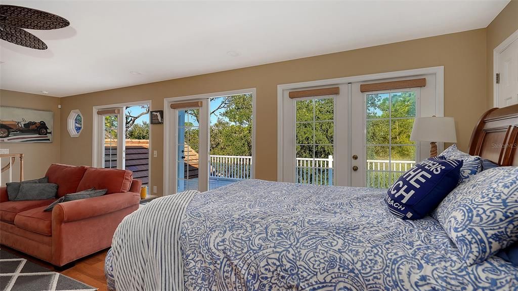 For Sale: $1,299,000 (3 beds, 3 baths, 3112 Square Feet)