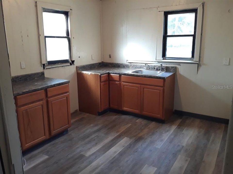 For Rent: $1,195 (2 beds, 1 baths, 1080 Square Feet)