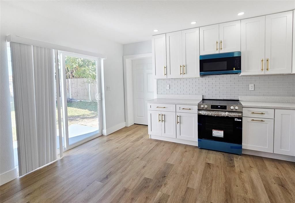 En Venta: $424,900 (3 camas, 2 baños, 1313 Pies cuadrados)