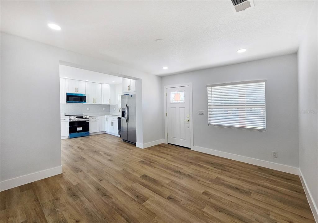 En Venta: $424,900 (3 camas, 2 baños, 1313 Pies cuadrados)