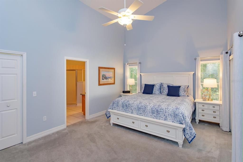 Active With Contract: $399,999 (2 beds, 2 baths, 1726 Square Feet)