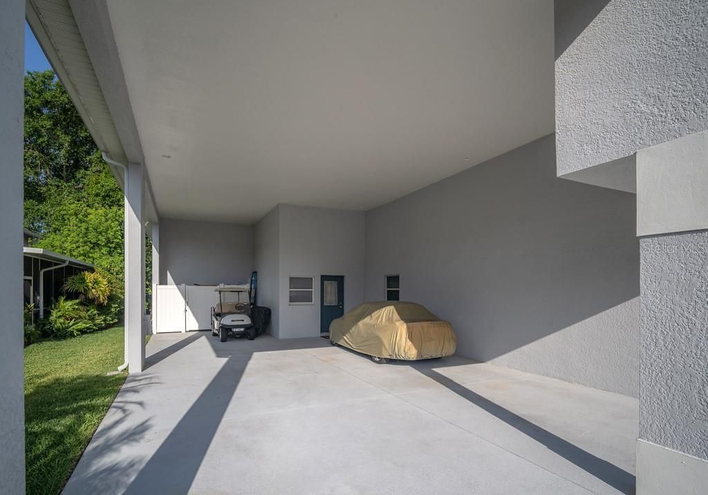 Active With Contract: $399,999 (2 beds, 2 baths, 1726 Square Feet)