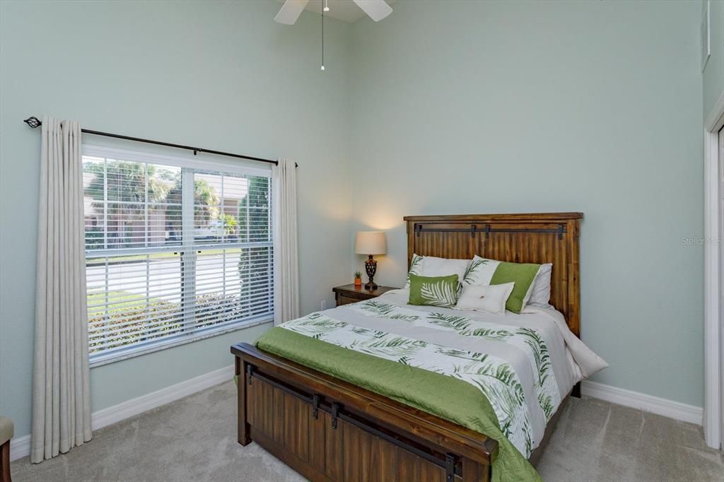 Active With Contract: $399,999 (2 beds, 2 baths, 1726 Square Feet)