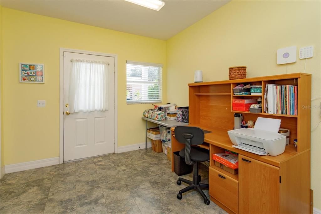 Active With Contract: $399,999 (2 beds, 2 baths, 1726 Square Feet)