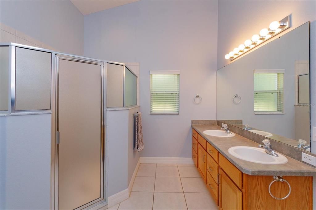 Active With Contract: $399,999 (2 beds, 2 baths, 1726 Square Feet)