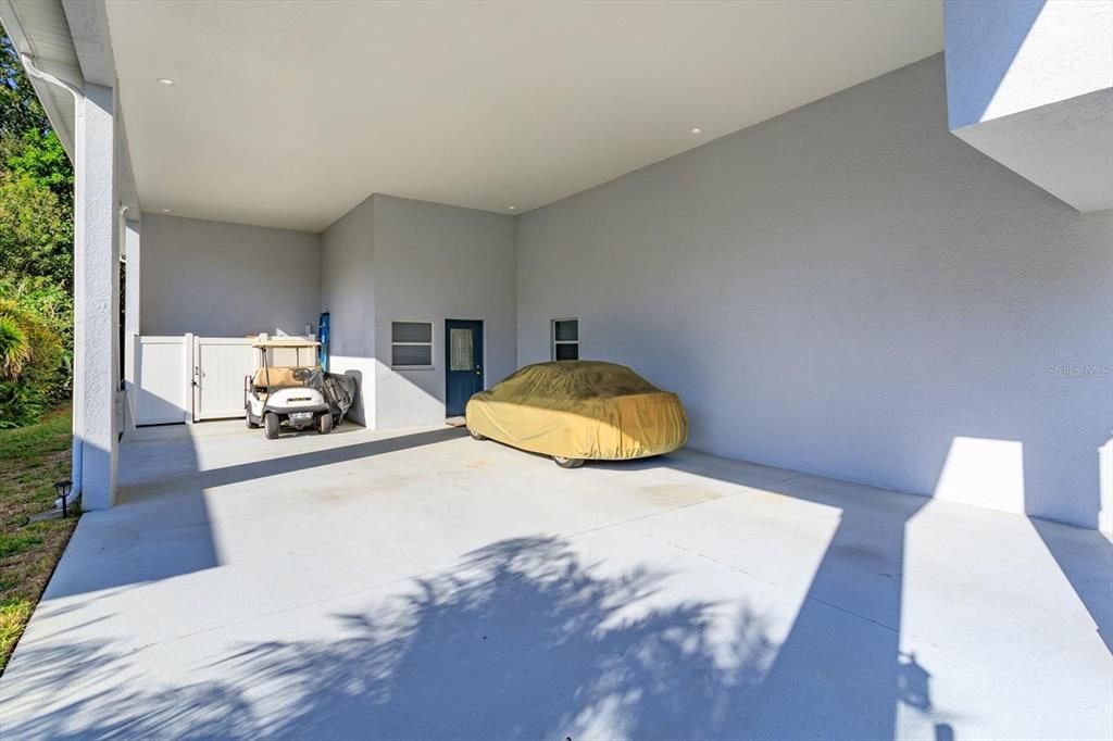 Active With Contract: $399,999 (2 beds, 2 baths, 1726 Square Feet)