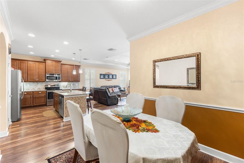 待售: $365,000 (2 贝兹, 2 浴室, 1668 平方英尺)