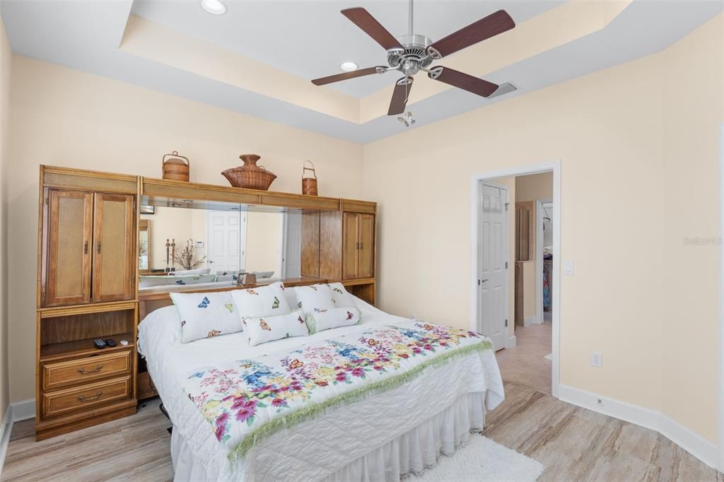 待售: $365,000 (2 贝兹, 2 浴室, 1668 平方英尺)