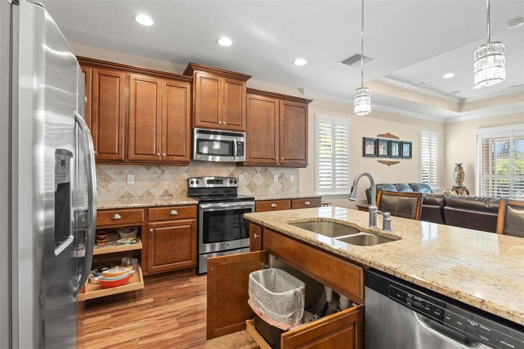 待售: $365,000 (2 贝兹, 2 浴室, 1668 平方英尺)