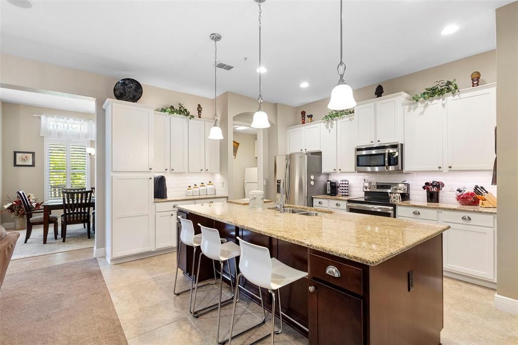 待售: $584,900 (4 贝兹, 2 浴室, 2315 平方英尺)