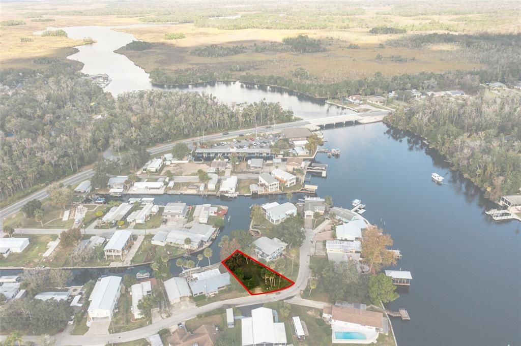 На продажу: $199,000 (0.13 acres)