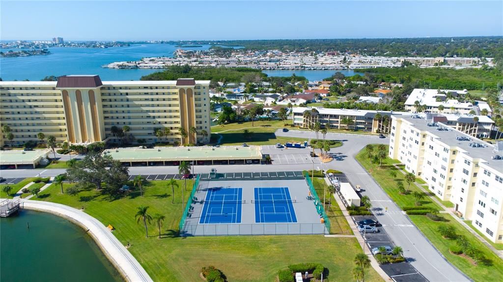 Active With Contract: $190,000 (2 beds, 2 baths, 1040 Square Feet)