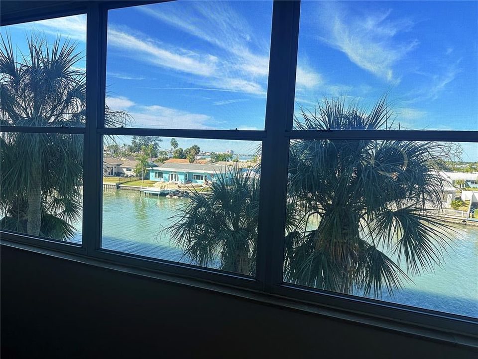 Active With Contract: $190,000 (2 beds, 2 baths, 1040 Square Feet)