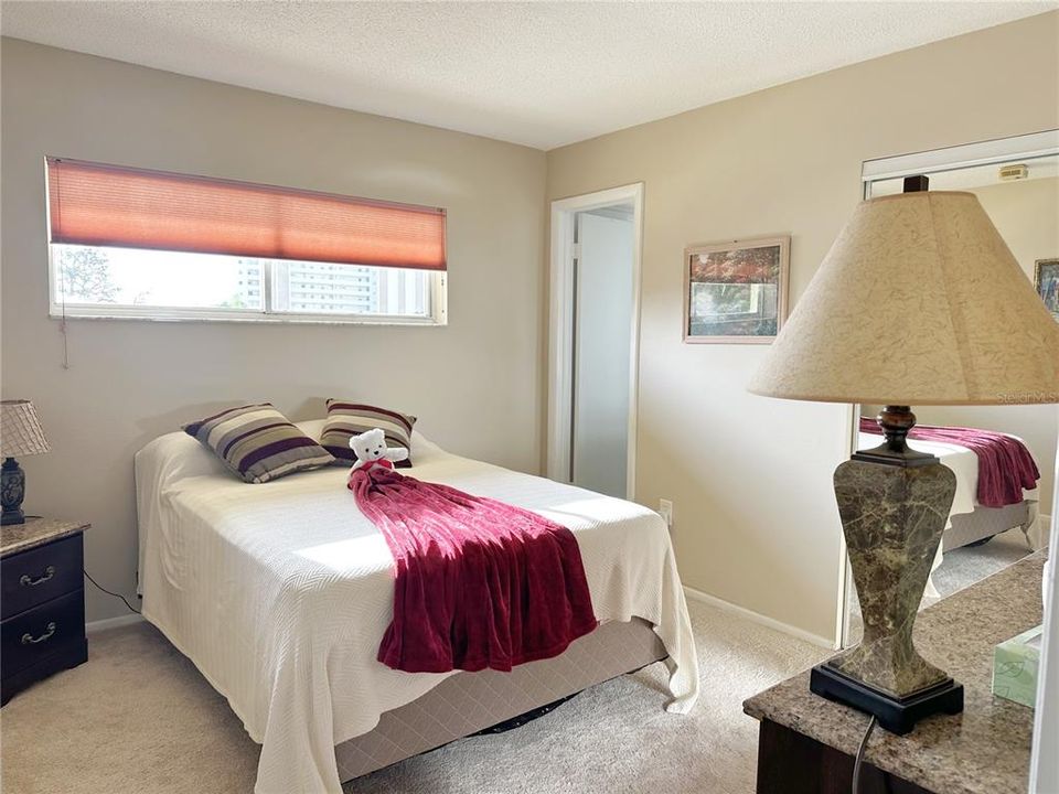 Active With Contract: $190,000 (2 beds, 2 baths, 1040 Square Feet)