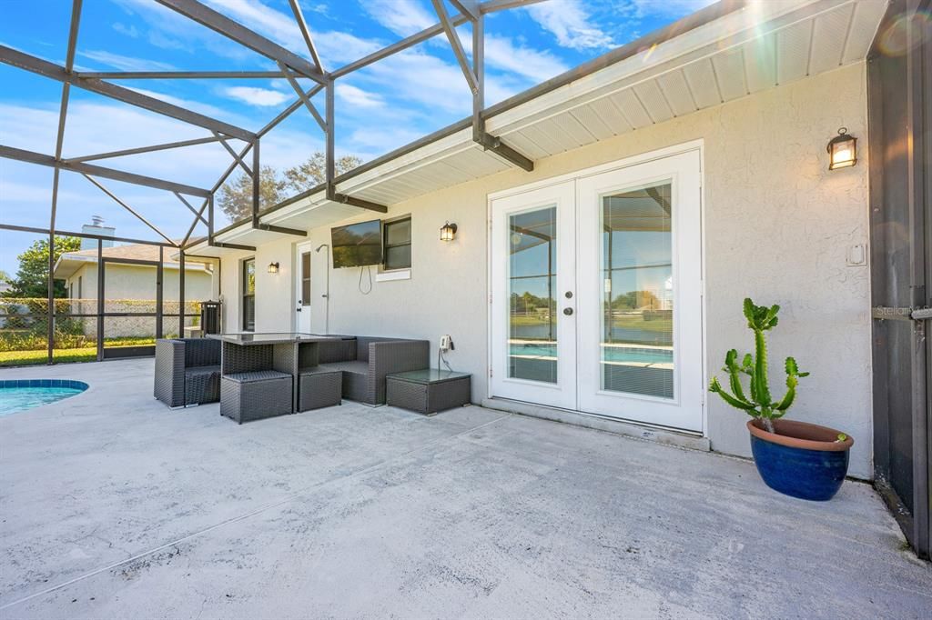 For Sale: $370,000 (3 beds, 2 baths, 1465 Square Feet)