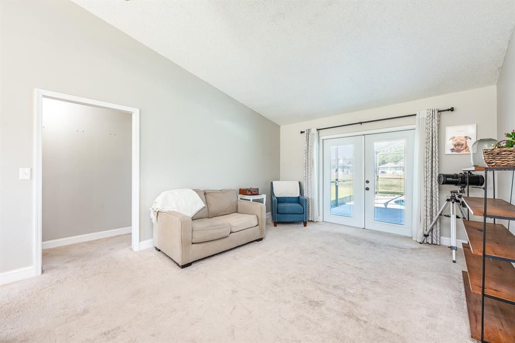 For Sale: $370,000 (3 beds, 2 baths, 1465 Square Feet)