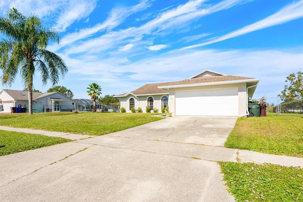 For Sale: $370,000 (3 beds, 2 baths, 1465 Square Feet)