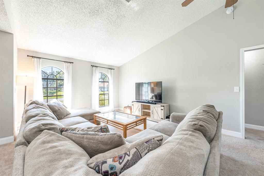 For Sale: $370,000 (3 beds, 2 baths, 1465 Square Feet)