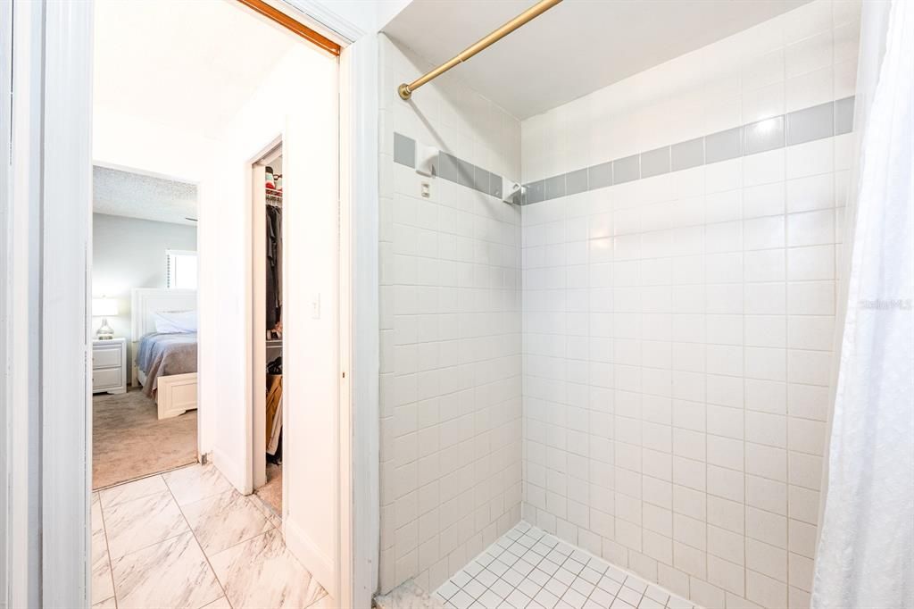 For Sale: $370,000 (3 beds, 2 baths, 1465 Square Feet)