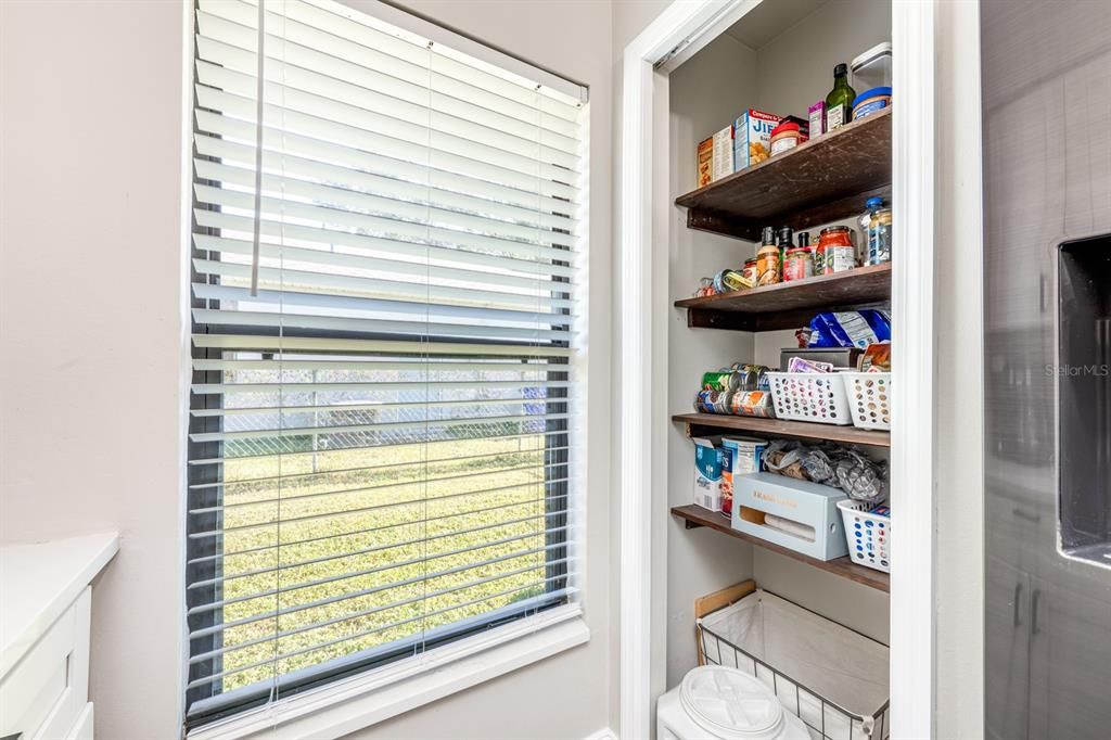 For Sale: $370,000 (3 beds, 2 baths, 1465 Square Feet)