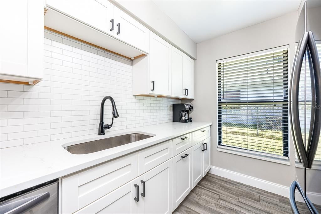 For Sale: $370,000 (3 beds, 2 baths, 1465 Square Feet)